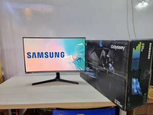 Màn hình máy tính Samsung LC27RG50FQE - 27 inch