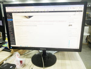 Màn hình máy tính Samsung S23C350H - LED, 23 inch, Full HD (1920 x 1080)