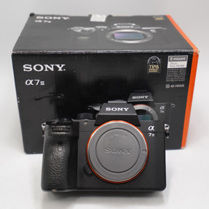 Máy ảnh Sony Alpha Full Frame ILCE-7M3