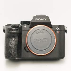 Máy ảnh Sony Alpha Full Frame ILCE-7RM3