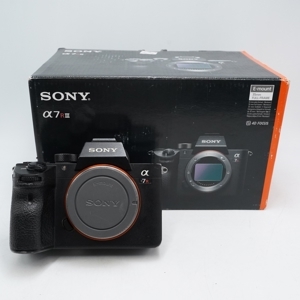 Máy ảnh Sony Alpha Full Frame ILCE-7RM3