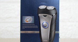 Máy cạo râu Flyco FS875VN