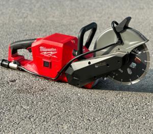 Máy cắt bê tông Milwaukee M18-FCOS230