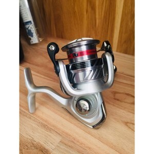 Máy câu cá Daiwa Crossfire LT3000