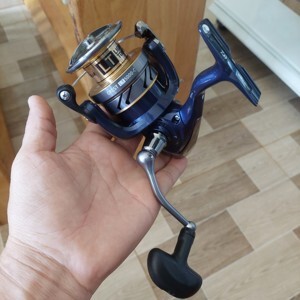 Máy câu cá Daiwa CrossFire LT5000-C