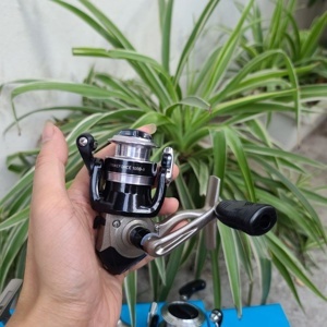 Máy câu cá Daiwa SF4000-B