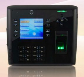 Máy chấm công vân tay và thẻ cảm ứng Ronald Jack TFT-700
