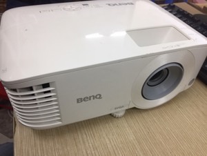 Máy chiếu BenQ MS550