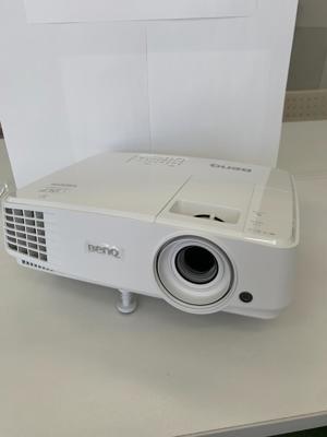 Máy chiếu BenQ TW526