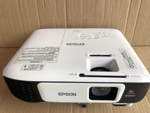 Máy chiếu Epson EB-U42