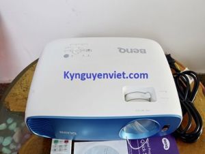 Máy chiếu UHD 4K BenQ TK800M