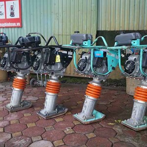 Máy đầm cóc Hitachi ZV55RL