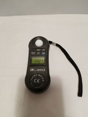 Máy đo cường độ ánh sáng Lutron LX-81LX, 2200 Lux