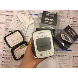 Máy đo huyết áp - nhịp tim OMRON Hem 6301