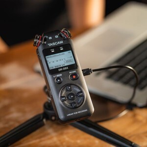 Máy ghi âm Tascam DR-05X