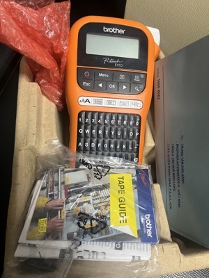 Máy in nhãn Brother PT-E110