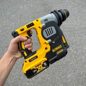 Máy khoan cầm tay 20V Dewalt DCH273B