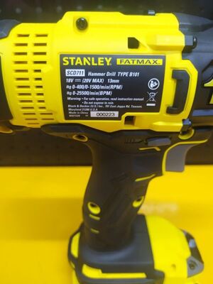 Máy khoan cầm tay 20V Stanley SCD711N