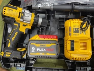 Máy khoan cầm tay Dewalt DCD999X1-KR