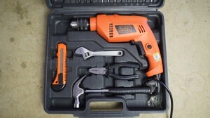 Máy khoan động lực Black & Decker HD555KMPR-B1