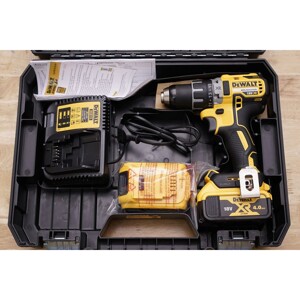 Máy khoan vặn vít dùng pin Dewalt 18V DCD791M1