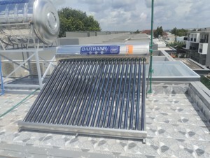 Máy nước nóng NLMT Đại Thành 240 lít ĐT70-16