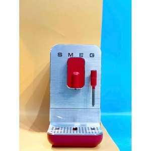 Máy pha cà phê Smeg BCC02WHMEU