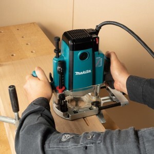 Máy phay 1/2” Makita RP2303FC