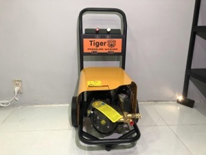 Máy phun xịt rửa xe cao áp Tiger UV-1145 2.2KW