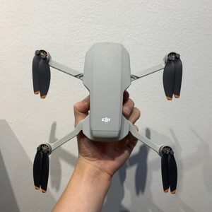 May quay phim flycam DJI Mini SE