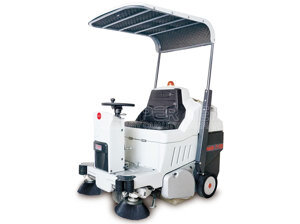 Máy quét rác ngồi lái Kenper Tornado 710BD