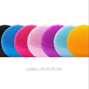 Máy rửa mặt Foreo Luna Play Plus