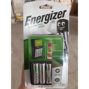 Máy sạc pin Energizer CHVCM4 kèm 2 pin AA