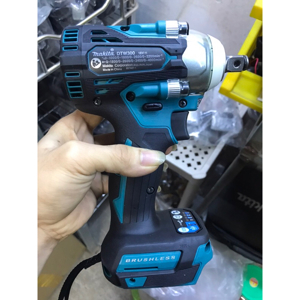 Máy siết bu lông Makita DTW300