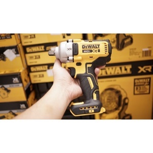 Máy siết bulon dùng pin 20V Dewalt DCF892N