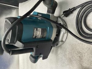 Máy soi Makita M3600B