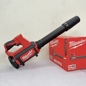 Máy thổi bụi Milwaukee M12 BBL