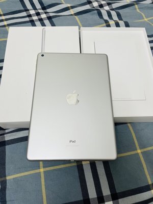 Máy tính bảng iPad Gen 8 (2020) - 128GB, Wifi, 10.2 inch