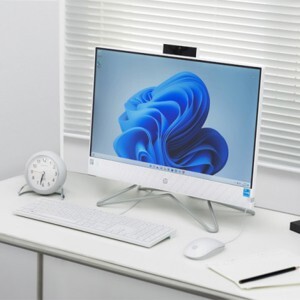 Máy tính để bàn HP AIO 22-dd2005d 6K7G4PA - Intel Core i3-1215U, 4GB RAM, SSD 256GB, Intel Iris Xe Graphics, 21.5 inch