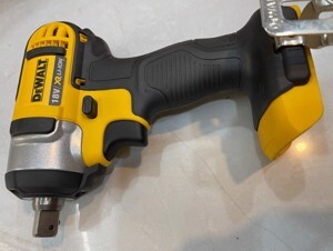 Máy vặn bulong động lực Dewalt DCF880N