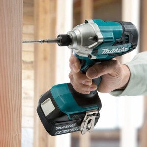 Máy vặn vít dùng pin 18V Makita DTD156SF1J