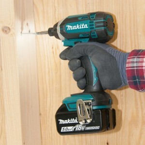 Máy vặn vít dùng pin Makita DTD152RAE (18V)