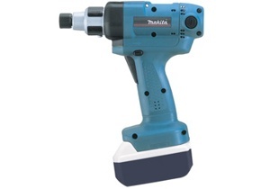 Máy vặn vít Makita BFT084FZ