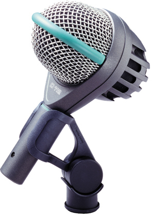 Micro AKG D112