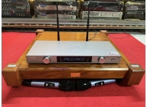 Micro không dây Dbacoustic LX-M8