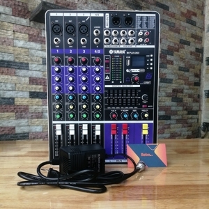 Mixer Yamaha M4