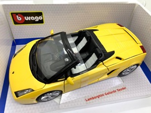 Mô hình xe Lamborghini Gallardo Spyder tỉ lệ 1/18 Maisto 31136