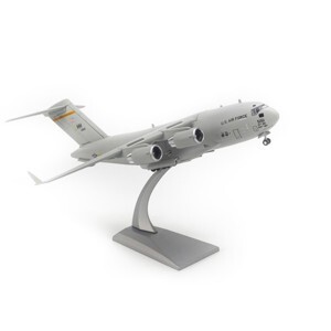 Mô hình máy bay chiến đấu C-17 Globemaster III 1:200