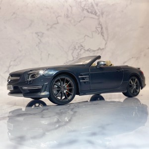 Mô hình xe Porsche Carrera GT tỉ lệ 1/18 Maisto 36622