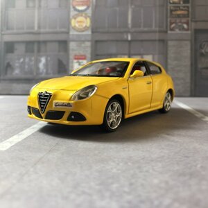 Mô hình xe Alfa Romeo Giulietta 1:32